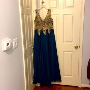 Emerald green with gold embroidery V-neck prom gown. Size 13/14